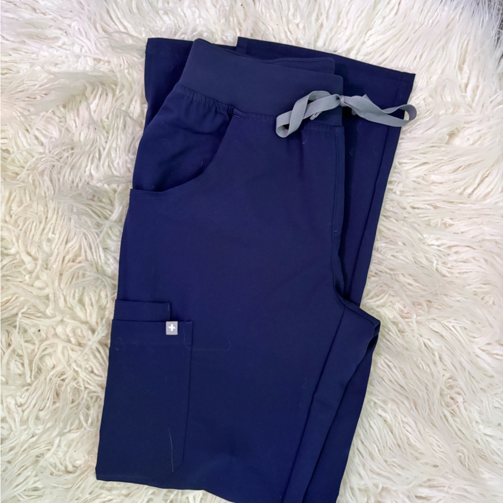 FIGS Kade Cargo